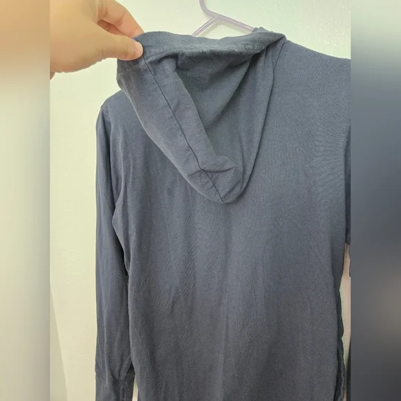 DisneyResort TokyoWomen's Gray/Blue Sweater with Embroidered Detail FullZip Smal - Picture 5 of 8